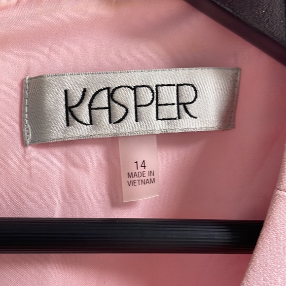 Like new Kasper light pink suiting dress size 14 - Picture 2 of 4